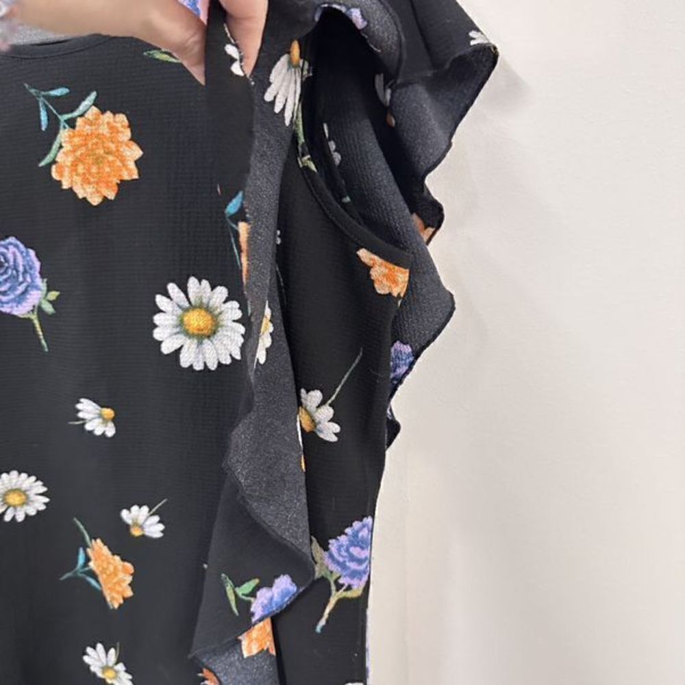 Sioni Floral Flutter Sleeve Black Blouse S - Picture 9 of 9
